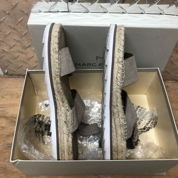 MARC FISHER IOB - PHEBE 2 BEIGE SUEDE SANDALS Size 11, MSRP $140 - Picture 4 of 9